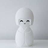 Mr. Maria - Kokeshi Stehlampe